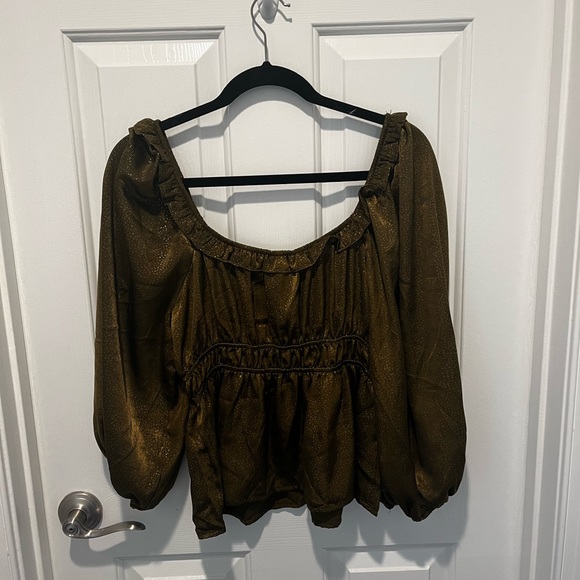 Blu Pepper Crop Blouse Size L - Picture 2 of 4